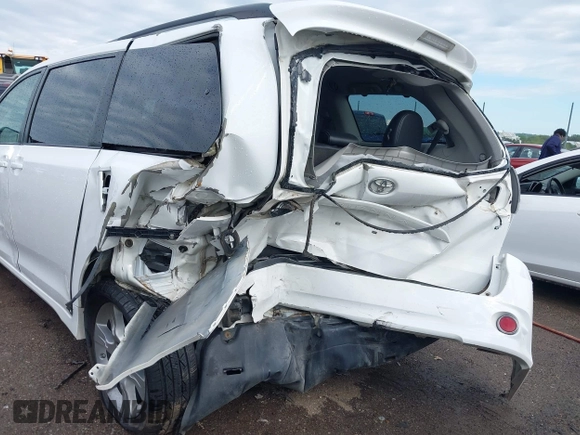 2012 Toyota Sienna SE с VIN 5TDXK3DC3CS268136, выставлен на аукционе IAAI как лот 42153110 с пробегом 248 887 миль миль и . История ставок и продаж доступна на DreamBid. Изображение 6.