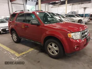2011 Ford Escape XLT с VIN 1FMCU9D7XBKB14572, выставлен на аукционе IAAI как лот 40920474 с пробегом 154 888 миль миль и . История ставок и продаж доступна на DreamBid. Изображение 1.