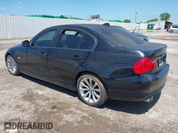 2011 BMW 3 Series 328i с VIN WBAPH7C52BE682728, выставлен на аукционе IAAI как лот 42365234 с пробегом Не указан миль и . История ставок и продаж доступна на DreamBid. Изображение 3.