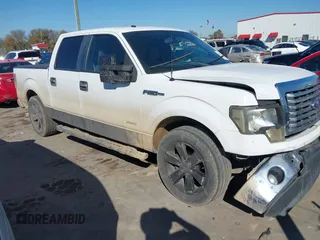 2011 Ford F-150 XLT with VIN 1FTFW1CT0BFB92587, listed as a IAAI auction lot 41043527 with 183,589 mi miles. Bid and sale history available at carsss.com. Image 1.