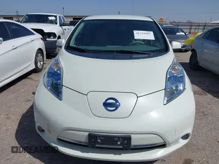 2011 Nissan LEAF SL-e with VIN JN1AZ0CP4BT008089, listed as a IAAI auction lot 41718991 with 48,598 mi miles. Bid and sale history available at carsss.com. Image 6.