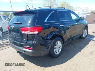 2017 Kia Sorento LX with VIN 5XYPG4A31HG264635, listed as a IAAI auction lot 42181056 with 163,493 mi miles and . Bid and sale history available at carsss.com. Image 4.