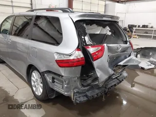 2017 Toyota Sienna LE with VIN 5TDJZ3DC9HS185755, listed as a IAAI auction lot 41838859 with 42,992 mi miles. Bid and sale history available at carsss.com. Image 19.