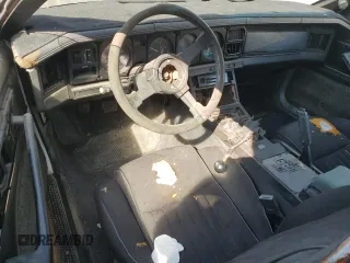 1982 Pontiac Firebird z VIN 1G2AW87H4CL566862, wystawiony jako Copart lot #74777384 z przebiegiem 597 058 mil mil oraz Czysty tytuł • Clean title. Historia ofert i sprzedaży dostępna na DreamBid. Obrazek 8.