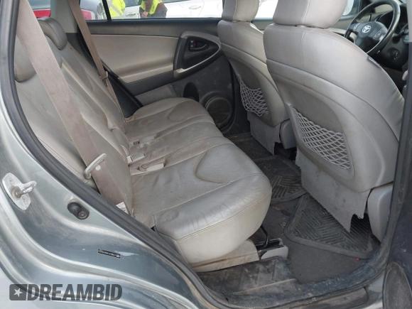 2008 Toyota RAV4 Ltd with VIN JTMBK31V886040432, listed as a IAAI auction lot 42055915 with 211,164 mi miles. Bid and sale history available at carsss.com. Image 8.