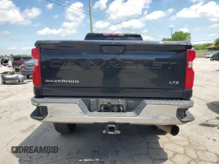 2022 Chevrolet Silverado 3500HD LTZ z VIN 1GC4YUEY6NF114086, wystawiony jako Copart lot #55552245 z przebiegiem 112 029 mil mil oraz Szkoda całkowita • Salvage title. Historia ofert i sprzedaży dostępna na DreamBid. Obrazek 6.