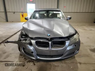 2009 BMW 3 Series 328i xDrive with VIN WBAPK53519A511752, listed as a Copart auction lot 60935025 with 129,307 mi miles and Salvage title. Bid and sale history available at DreamBid. Image 5.