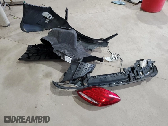 2016 Mercedes-Benz C 450 AMG with VIN 55SWF6EB4GU124353, listed as a Copart auction lot 61835685 with 85,125 mi miles and Salvage title. Bid and sale history available at DreamBid. Image 12.