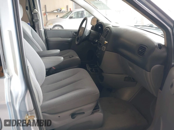 2006 Dodge Grand Caravan SE with VIN 1D4GP24R86B629441, listed as a IAAI auction lot 42101073 with 117,846 mi miles and . Bid and sale history available at DreamBid. Image 5.