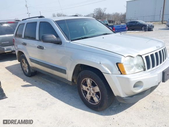 2005 Jeep Grand Cherokee Laredo with VIN 1J4GS48K45C633414, listed as a IAAI auction lot 41797842 with 311,852 mi miles. Bid and sale history available at carsss.com. Image 1.