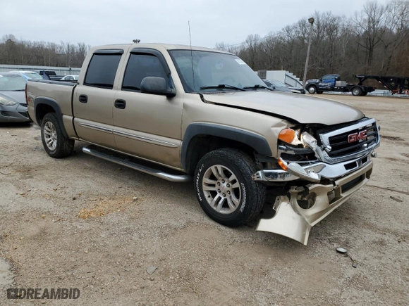 2004 GMC Sierra 1500 Crew Cab SLT with VIN 2GTEK13T241322239, listed as a Copart auction lot 87330684 with 255,473 mi miles and Salvage Title. Bid and sale history available at carsss.com. Image 4.