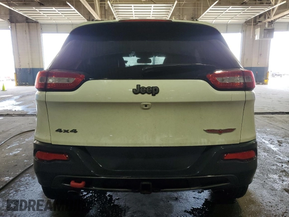 2015 Jeep Cherokee Trailhawk with VIN 1C4PJMBS2FW770370, listed as a Copart auction lot 50920795 with 170,119 mi miles and Clean Title. Bid and sale history available at carsss.com. Image 6.