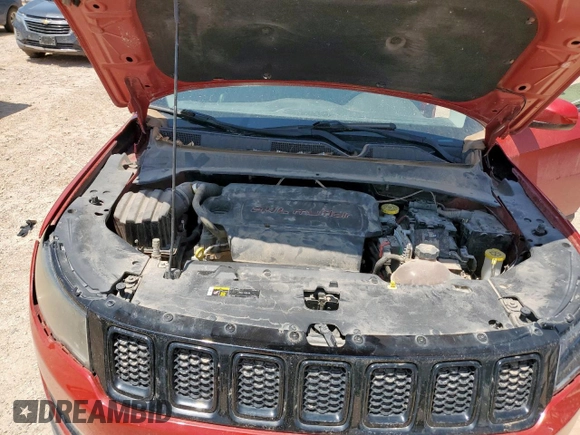 2018 Jeep Compass Latitude with VIN 3C4NJCBB7JT300156, listed as a Copart auction lot 58163375 with 84,702 mi miles and Salvage title. Bid and sale history available at DreamBid. Image 12.