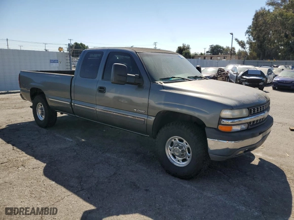 1999 Chevrolet Silverado 2500 LS with VIN 1GCGC29U2XE202665, listed as a Copart auction lot 73572134 with 206,210 mi miles and Salvage Title. Bid and sale history available at carsss.com. Image 4.