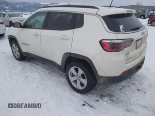 2018 Jeep Compass Latitude with VIN 3C4NJDBB8JT256755, listed as a IAAI auction lot 41523061 with 50,675 mi miles. Bid and sale history available at carsss.com. Image 3.