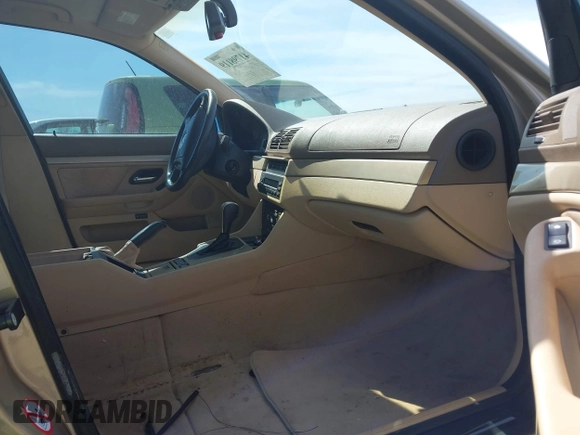 2001 BMW 5 Series 530iA with VIN WBADT63401CF04333, listed as a IAAI auction lot 41798119 with 1 mi miles. Bid and sale history available at carsss.com. Image 5.