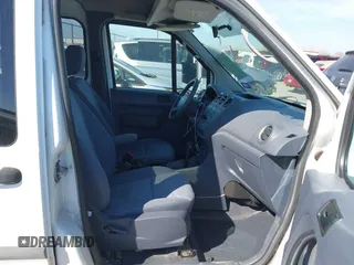 2013 Ford Transit Connect XLT z VIN NM0LS6BN7DT150756, wystawiony jako IAAI lot #41650739 z przebiegiem 272 115 mil mil oraz . Historia ofert i sprzedaży dostępna na DreamBid. Obrazek 5.