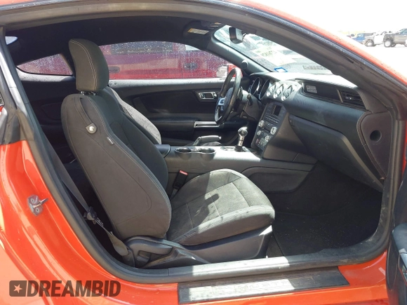 2015 Ford Mustang V6 z VIN 1FA6P8AM7F5329737, wystawiony jako IAAI lot #42761829 z przebiegiem 125 495 mil mil oraz . Historia ofert i sprzedaży dostępna na DreamBid. Obrazek 5.