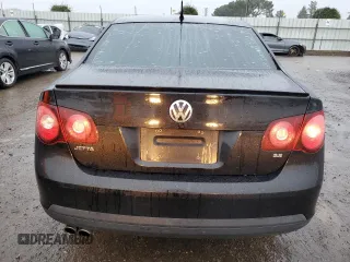 2010 Volkswagen Jetta Limited Edition z VIN 3VWAZ7AJXAM122581, wystawiony jako Copart lot #85337574 z przebiegiem 239 863 mil mil oraz Szkoda całkowita • Salvage title. Historia ofert i sprzedaży dostępna na DreamBid. Obrazek 6.