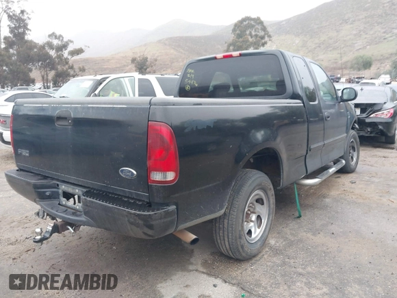 2001 Ford F-150 XL z VIN 1FTRX17L81NB78221, wystawiony jako IAAI lot #41571965 z przebiegiem 171 094 mil mil oraz . Historia ofert i sprzedaży dostępna na DreamBid. Obrazek 4.
