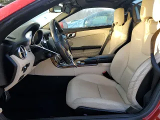 2016 Mercedes-Benz SLK 300 z VIN WDDPK3JA5GF118480, wystawiony jako Copart lot #38621284 z przebiegiem 40 950 mil mil oraz . Historia ofert i sprzedaży dostępna na DreamBid. Obrazek 7.