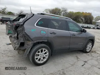2018 Jeep Cherokee Latitude Plus with VIN 1C4PJLLB4JD590255, listed as a Copart auction lot 41496575 with 74,224 mi miles and Salvage Title. Bid and sale history available at carsss.com. Image 3.