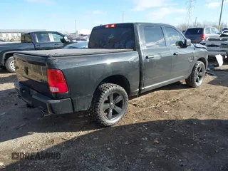 2019 Ram 1500 Tradesman z VIN 1C6RR7KT0KS508822, wystawiony jako IAAI lot #41014684 z przebiegiem 132 825 mil mil oraz . Historia ofert i sprzedaży dostępna na DreamBid. Obrazek 4.