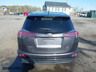 2018 Toyota RAV4 LE with VIN JTMBFREV0JJ732236, listed as a IAAI auction lot 41913555 with 60,432 mi miles. Bid and sale history available at carsss.com. Image 17.