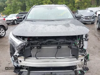2024 Toyota RAV4 Hybrid LE с VIN 2T3LWRFV0RW201327, выставлен на аукционе IAAI как лот 42308254 с пробегом 8 425 миль миль и . История ставок и продаж доступна на DreamBid. Изображение 12.