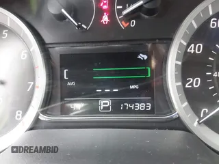 2014 Nissan Sentra SV with VIN 3N1AB7AP8EY260181, listed as a IAAI auction lot 41897517 with 174,384 mi miles and . Bid and sale history available at DreamBid. Image 7.