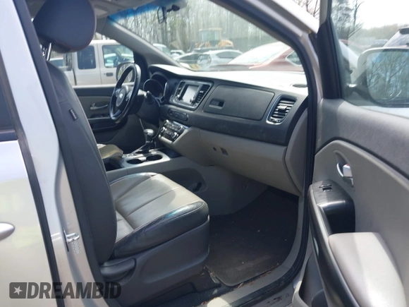 2017 Kia Sedona LX with VIN KNDMB5C17H6292641, listed as a IAAI auction lot 42010175 with 95,247 mi miles. Bid and sale history available at carsss.com. Image 5.