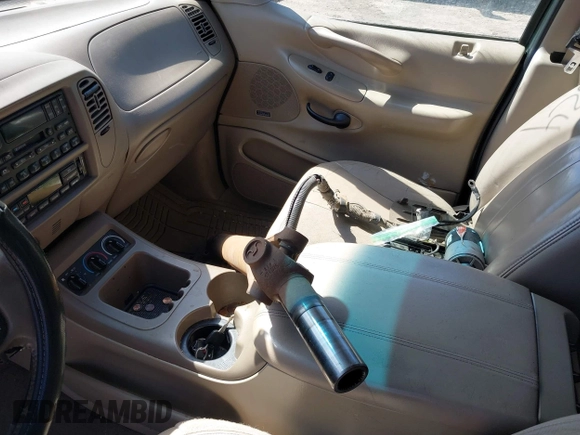 2000 Ford Expedition Eddie Bauer with VIN 1FMPU18LXYLA13237, listed as a IAAI auction lot 42127324 with Not provided miles and . Bid and sale history available at DreamBid. Image 6.
