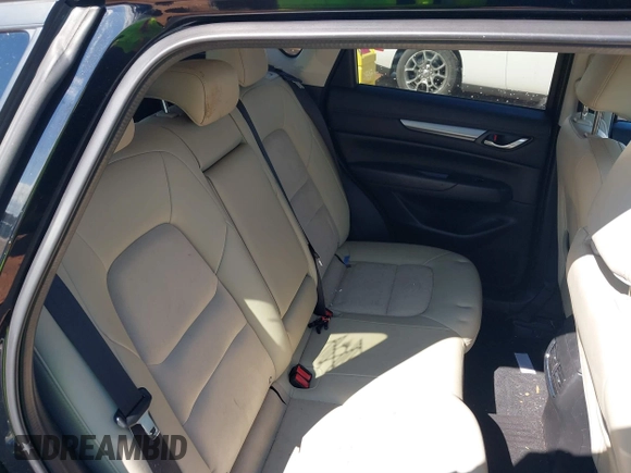 2020 Mazda CX-5 Touring z VIN JM3KFBCMXL1741182, wystawiony jako IAAI lot #41602315 z przebiegiem 31 582 mil mil oraz . Historia ofert i sprzedaży dostępna na DreamBid. Obrazek 8.