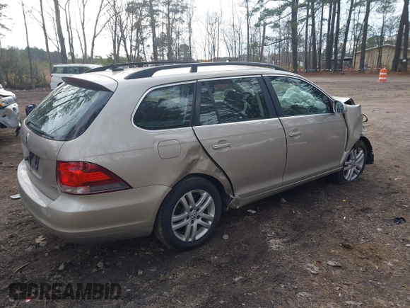 2014 Volkswagen Jetta TDI w/Sunroof & Nav with VIN 3VWPL7AJ9EM616612, listed as a IAAI auction lot 41354489 with 131,281 mi miles and . Bid and sale history available at DreamBid. Image 4.