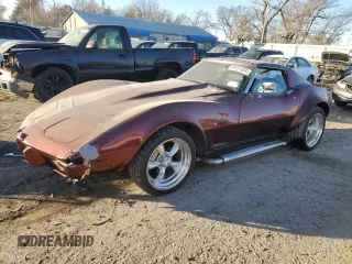 1975 Chevrolet Corvette z VIN 1Z37J5S420913, wystawiony jako Copart lot #84151324 z przebiegiem 14 446 mil mil oraz Szkoda całkowita • Salvage title. Historia ofert i sprzedaży dostępna na DreamBid. Obrazek 1.