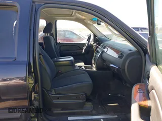 2008 GMC Yukon SLT w/4SB with VIN 1GKFK13038J238439, listed as a IAAI auction lot 41520274 with 265,855 mi miles. Bid and sale history available at carsss.com. Image 5.