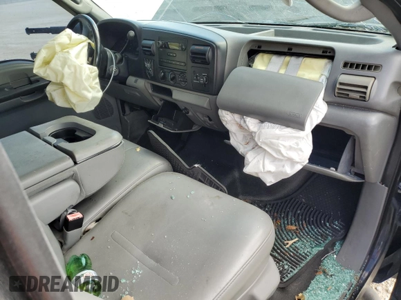 2006 Ford F-350 with VIN 1FTWX32Y66EB25977, listed as a Copart auction lot 44701095 with 111,763 mi miles and Salvage title. Bid and sale history available at DreamBid. Image 8.