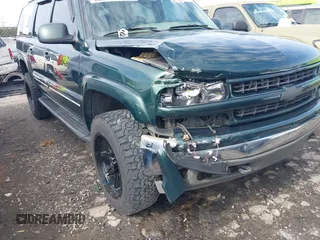 2001 Chevrolet Suburban LS with VIN 3GNGK26U11G231007, listed as a IAAI auction lot 41452238 with 339,628 mi miles. Bid and sale history available at carsss.com. Image 6.
