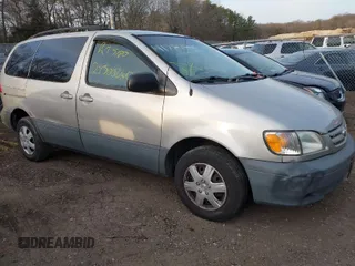 2003 Toyota Sienna CE with VIN 4T3ZF19C43U509873, listed as a IAAI auction lot 41784526 with 999,999 mi miles. Bid and sale history available at carsss.com. Image 1.