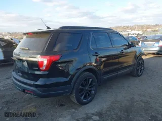 2018 Ford Explorer XLT with VIN 1FM5K8D83JGC11437, listed as a IAAI auction lot 41337284 with 61,878 mi miles. Bid and sale history available at carsss.com. Image 4.