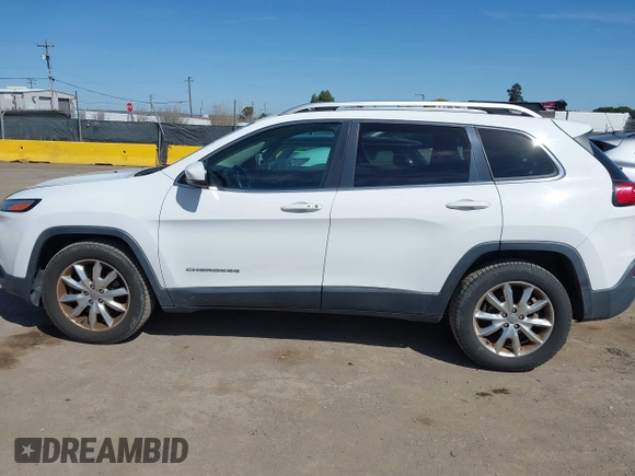 2016 Jeep Cherokee Limited with VIN 1C4PJLDB3GW221804, listed as a IAAI auction lot 41975767 with 126,883 mi miles. Bid and sale history available at carsss.com. Image 14.