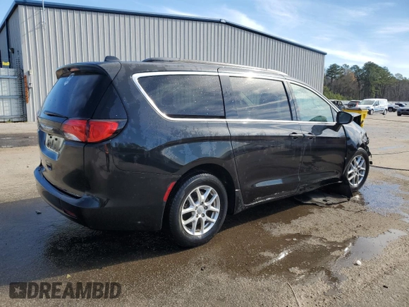 2020 Chrysler Voyager LXi z VIN 2C4RC1DG1LR266018, wystawiony jako Copart lot #47455945 z przebiegiem Nie podano mil oraz Szkoda całkowita • Salvage title. Historia ofert i sprzedaży dostępna na DreamBid. Obrazek 3.