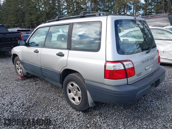 2001 Subaru Forester L with VIN JF1SF635X1H735028, listed as a IAAI auction lot 41805026 with 132,843 mi miles. Bid and sale history available at carsss.com. Image 3.