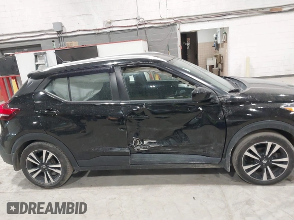 2020 Nissan Kicks SV with VIN 3N1CP5CVXLL556968, listed as a IAAI auction lot 41691274 with 107,040 mi miles. Bid and sale history available at carsss.com. Image 6.