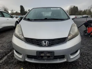 2013 Honda Fit Sport with VIN JHMGE8H52DC026844, listed as a Copart auction lot 86443994 with 0 mi miles and Salvage Title. Bid and sale history available at carsss.com. Image 5.