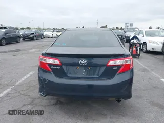 2014 Toyota Camry L z VIN 4T1BF1FK5EU776769, wystawiony jako IAAI lot #41856883 z przebiegiem 168 242 mil mil oraz . Historia ofert i sprzedaży dostępna na DreamBid. Obrazek 16.