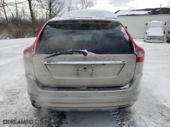 2016 Volvo XC60 T6 Drive-E with VIN YV449MRK8G2902264, listed as a Copart auction lot 42150205 with 30,141 mi miles and Salvage Title. Bid and sale history available at carsss.com. Image 6.