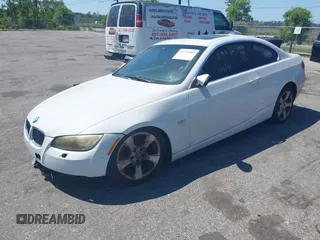 2009 BMW 3 Series 328i with VIN WBAWB33529P136886, listed as a IAAI auction lot 41774903 with 1 mi miles. Bid and sale history available at carsss.com. Image 2.