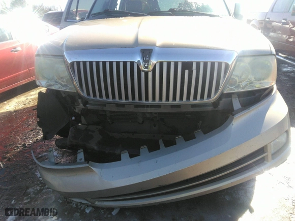 2005 Lincoln Navigator Luxury with VIN 5LMFU27505LJ13912, listed as a IAAI auction lot 41539095 with 1 mi miles. Bid and sale history available at carsss.com. Image 18.