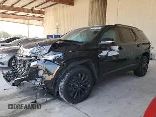 2023 Chevrolet Traverse RS z VIN 1GNERJKW5PJ277788, wystawiony jako Copart lot #52370985 z przebiegiem 21 854 mil mil oraz Szkoda całkowita • Salvage title. Historia ofert i sprzedaży dostępna na DreamBid. Obrazek 1.